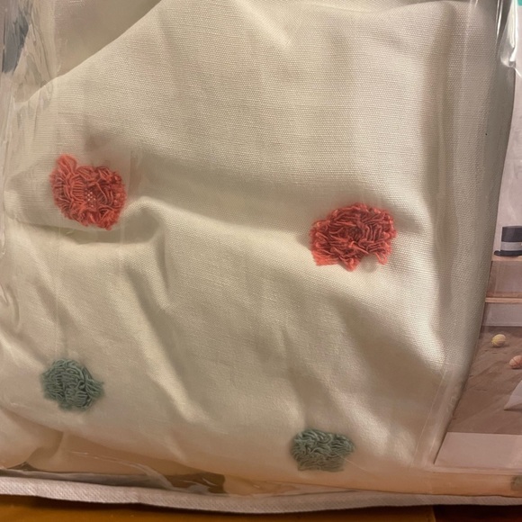 Pon- Pom Comforter Set - Picture 5 of 6